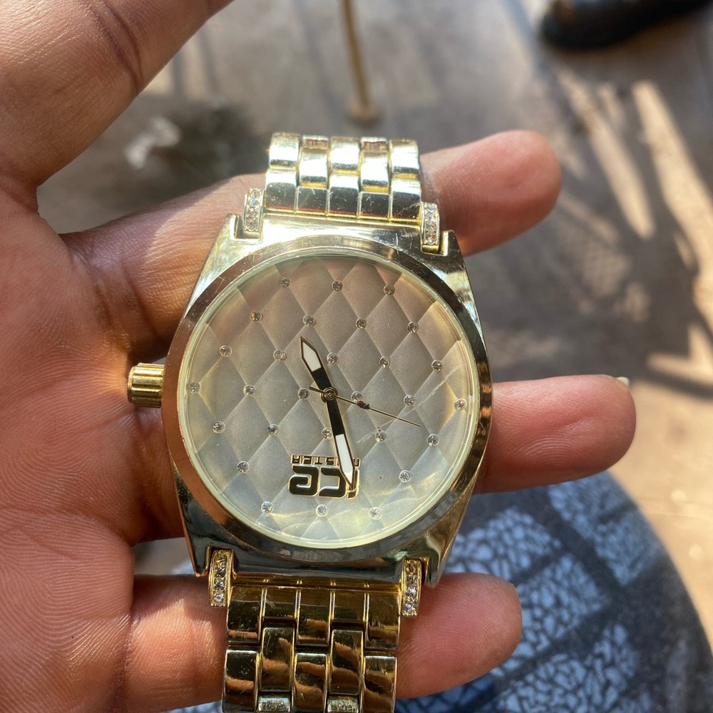 Ice Master Quilted Gold Watch - Picture 4 of 5